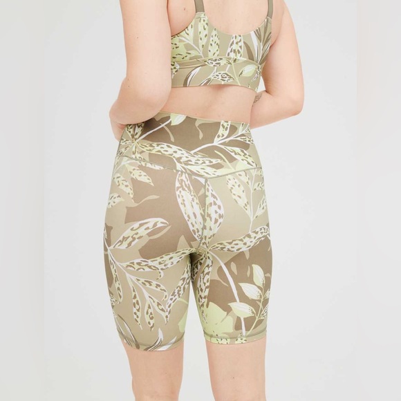 OFFLINE By AERIE Real Me Printed High Waisted 7" Bike Short Size S - Picture 3 of 12